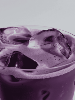Close up ube poeder in glas