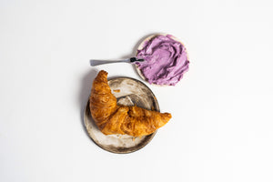 Ube spread met croissant
